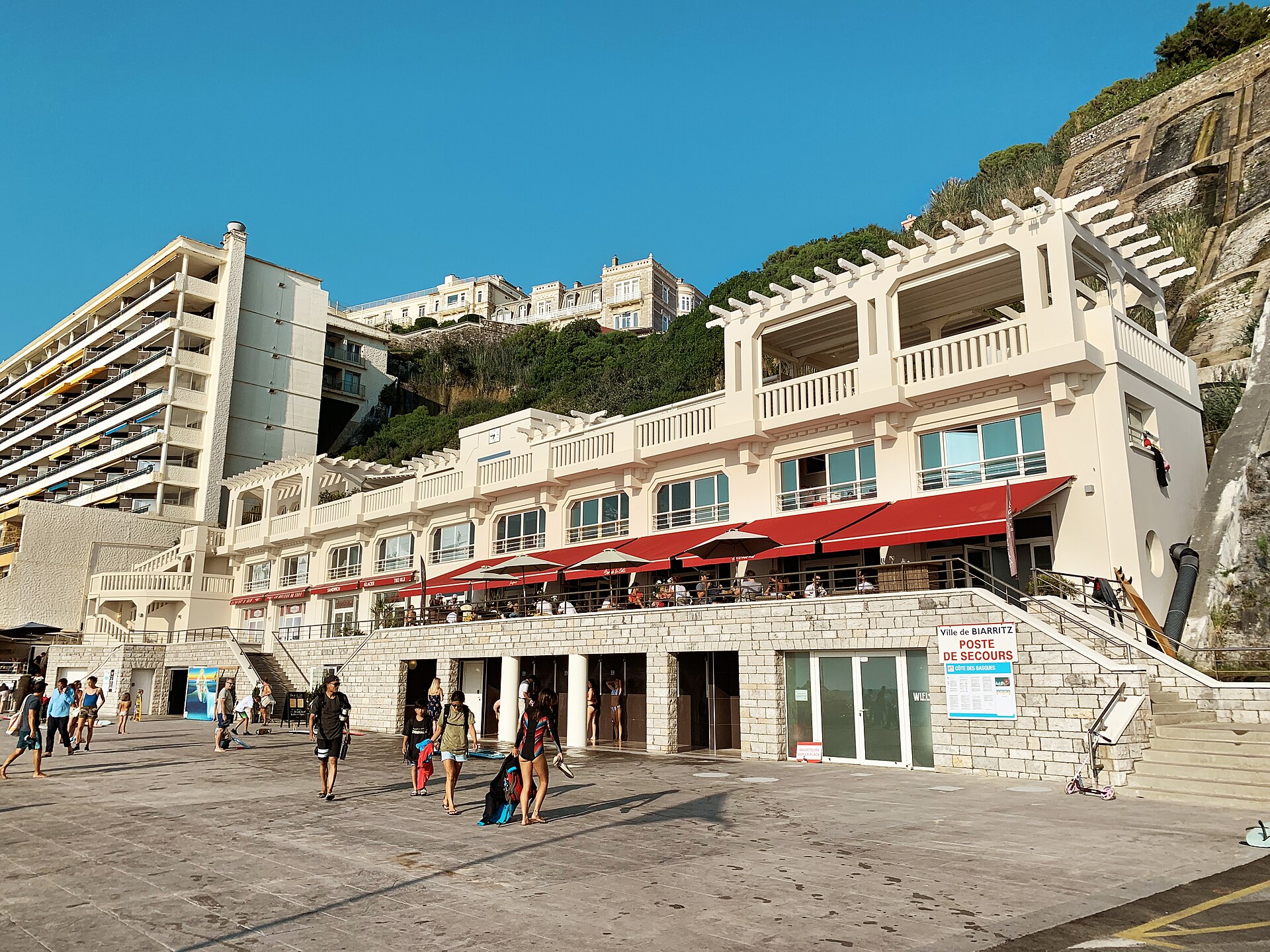 Le boulevard Prince de Galles au-dessus de la Côte des Basques